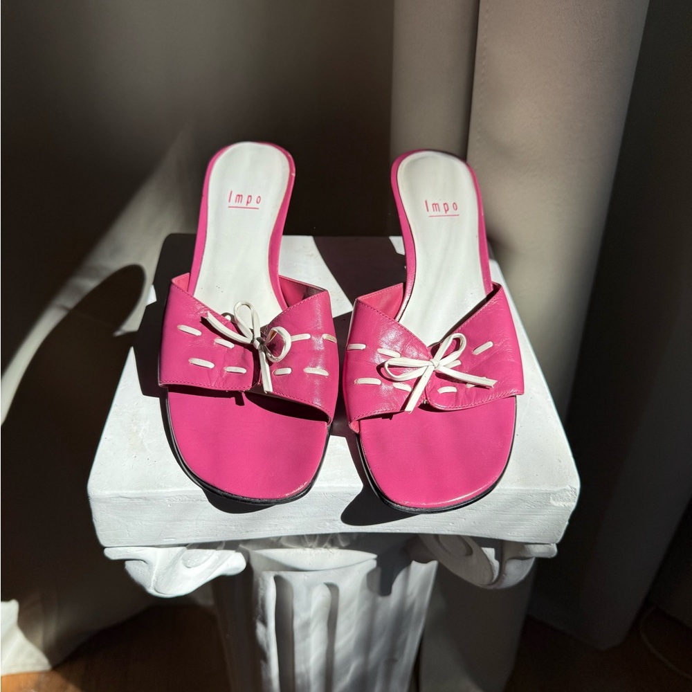 Vintage Pink leather bow tie kitten heels